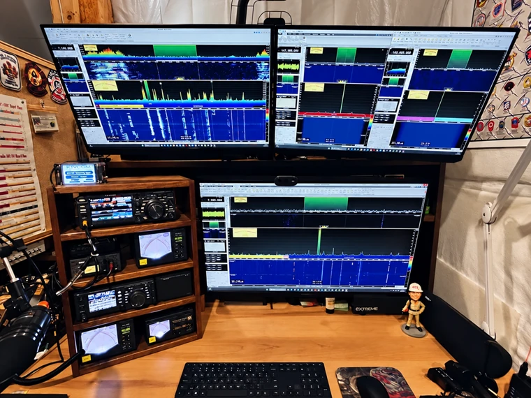 W3UJ station: Yaesu radios and external SDR receiver displays